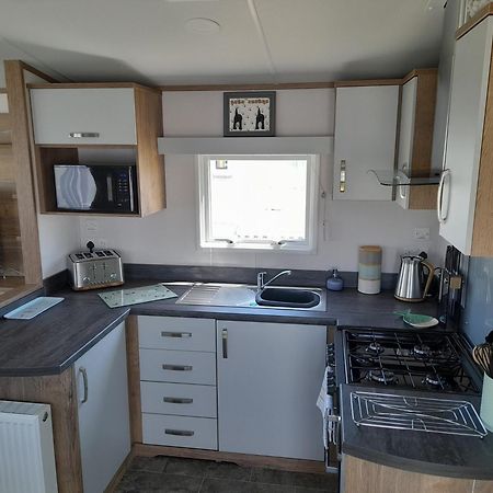 Visma Caravan Llanddwywe Buitenkant foto
