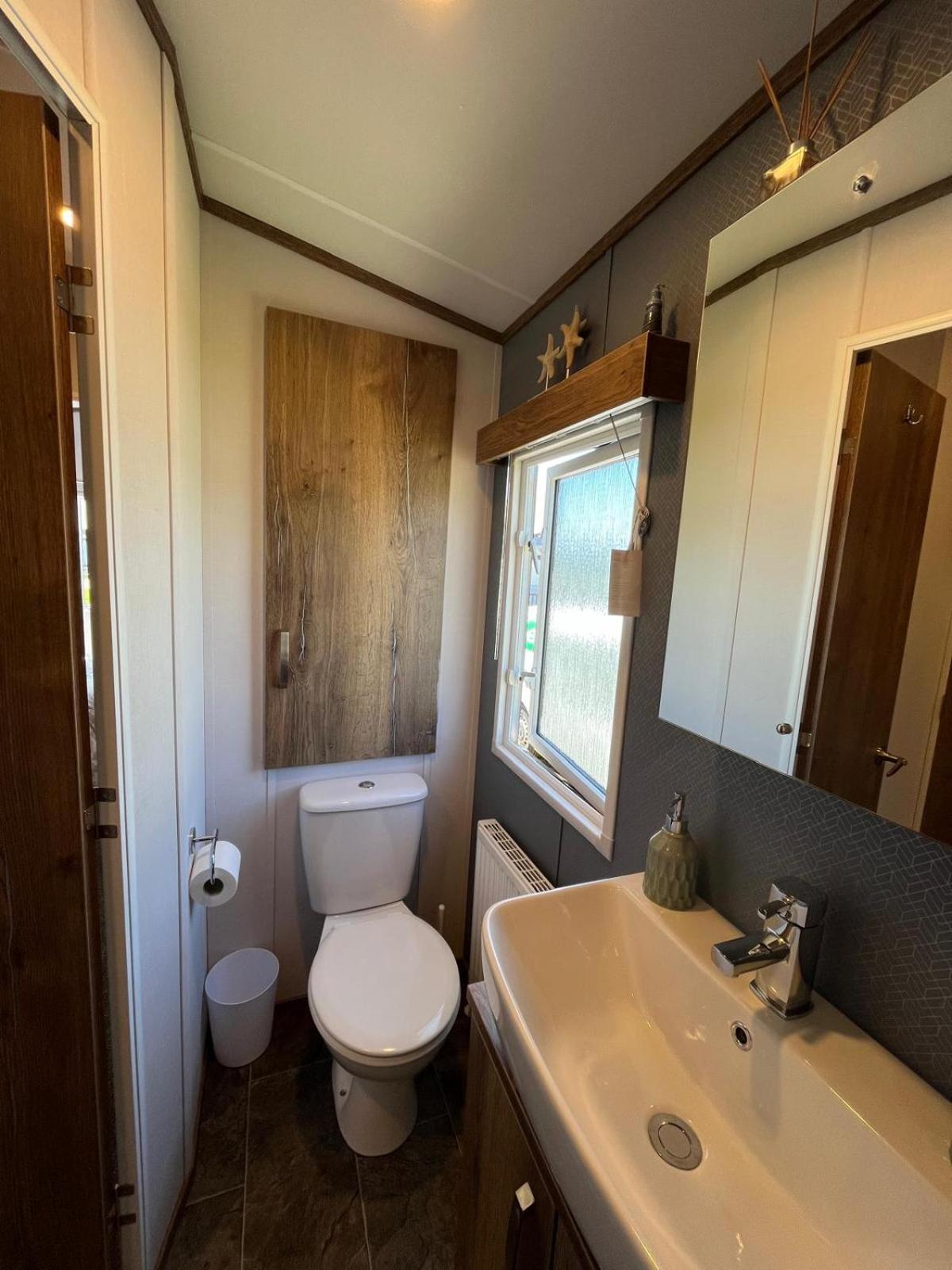 Visma Caravan Llanddwywe Buitenkant foto