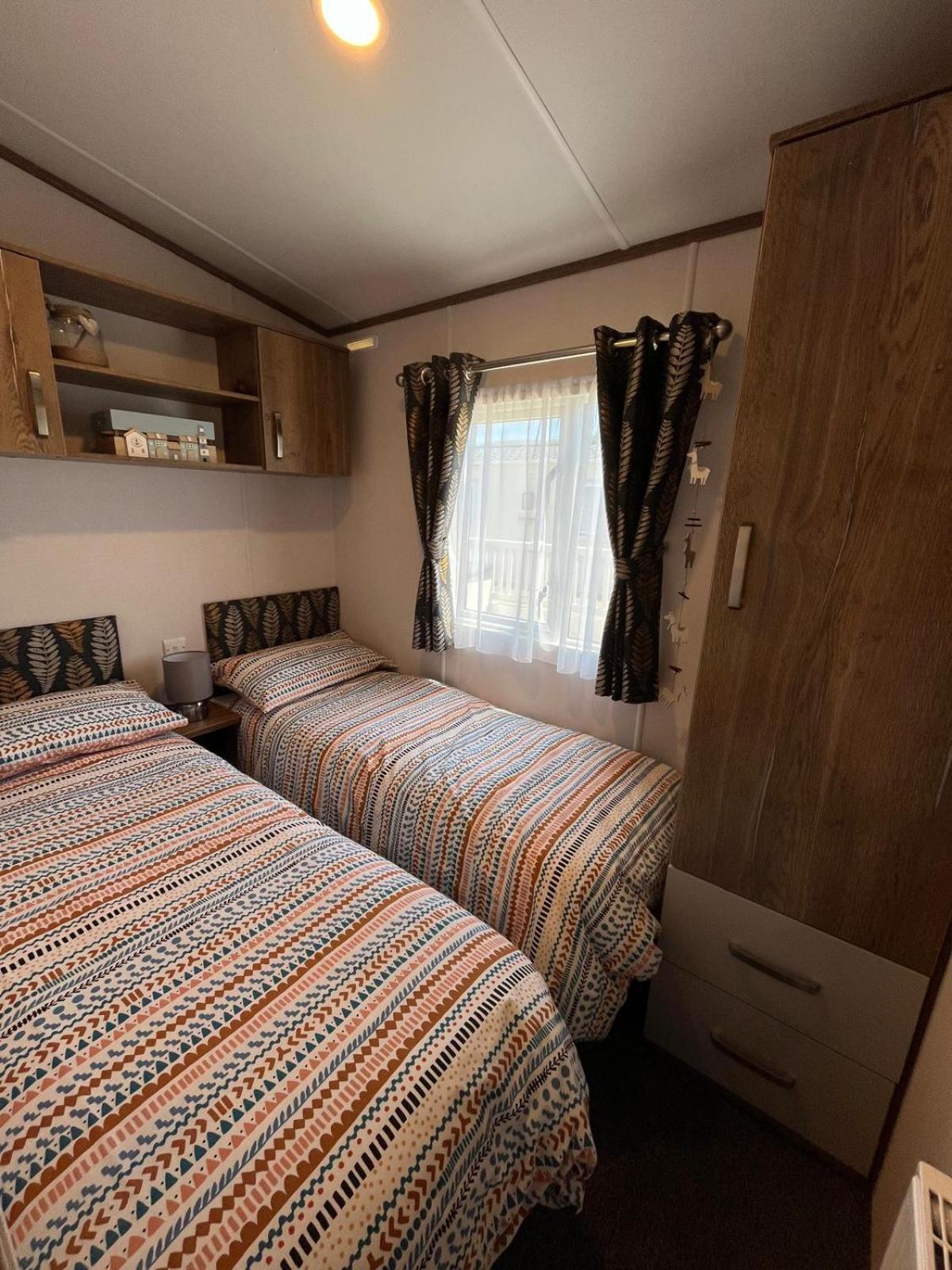 Visma Caravan Llanddwywe Buitenkant foto