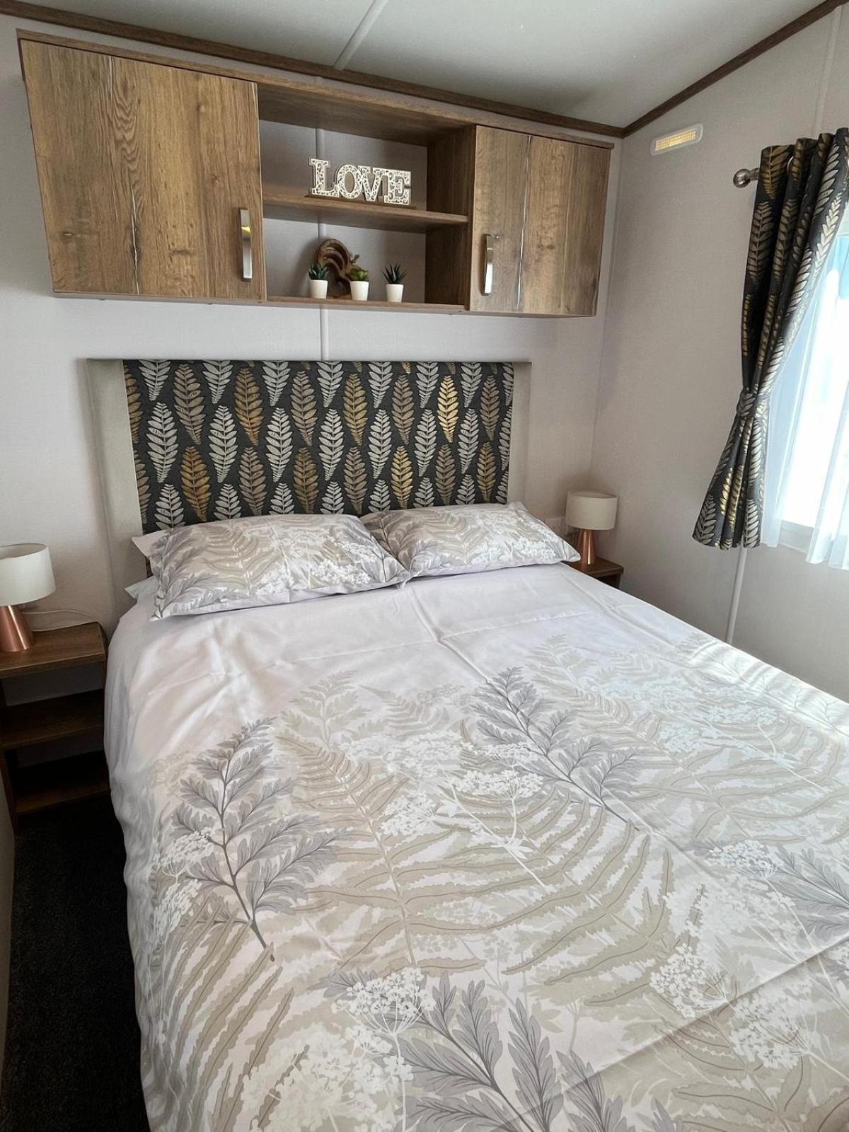 Visma Caravan Llanddwywe Buitenkant foto